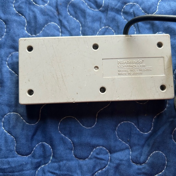 Nintendo NES-004 Corded Controller for Nintendo NES - Picture 3 of 3